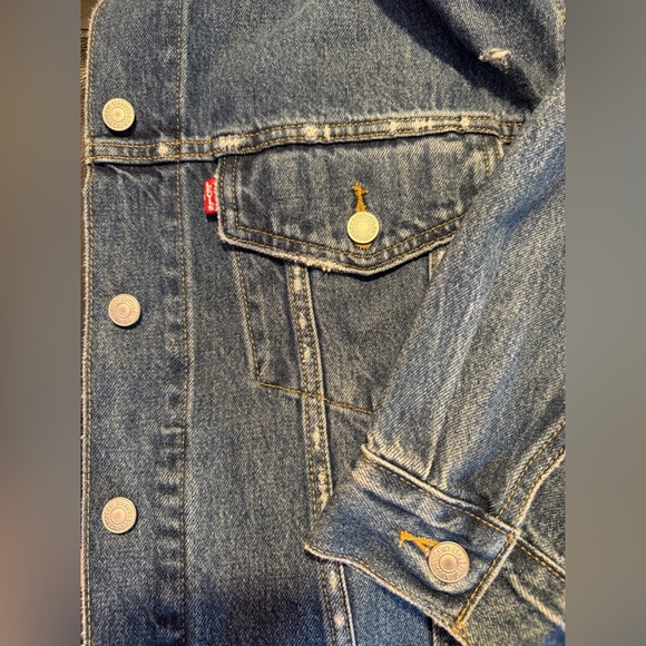 NWT Women’s Levi’s 90s Trucker Jean Denim Jacket Size Large SOLD OUT - Picture 9 of 9